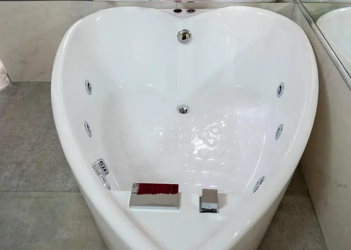 Jacuzzi Vatican Museum בית הארחה 4*