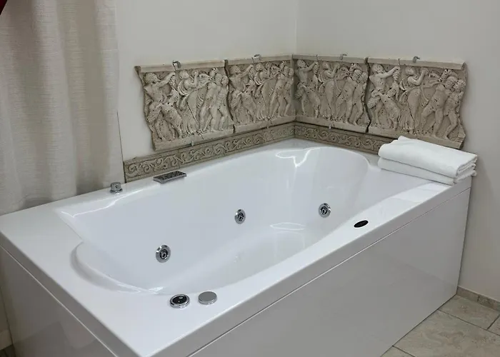 בית הארחה Jacuzzi Vatican Museum רומא